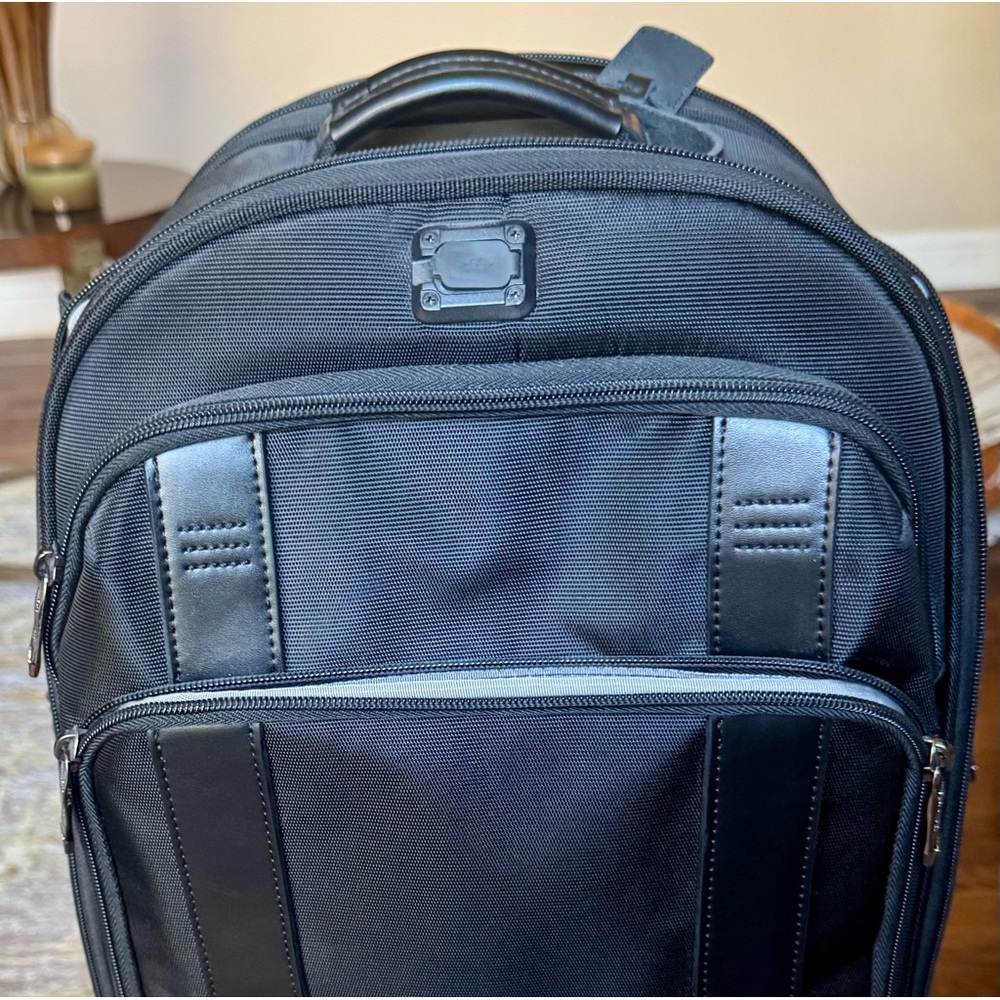 Travelpro Crew Executive Choice 2- TSA Checkpoint Laptop Backpack 17” w/USB